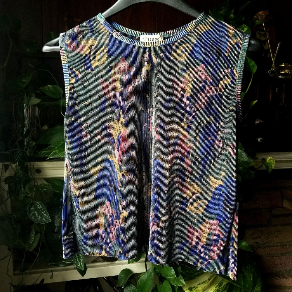 Vintage plisse Textured floral top
